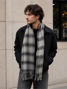Gap Men’s Recycled Cozy Fringe Scarf Grey Plaid
